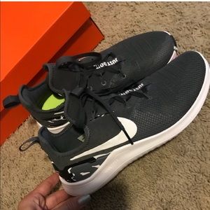NIKE TR8 training shoes